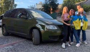Дівчатка разом з матусями зібрали гроші на авто для ЗСУ